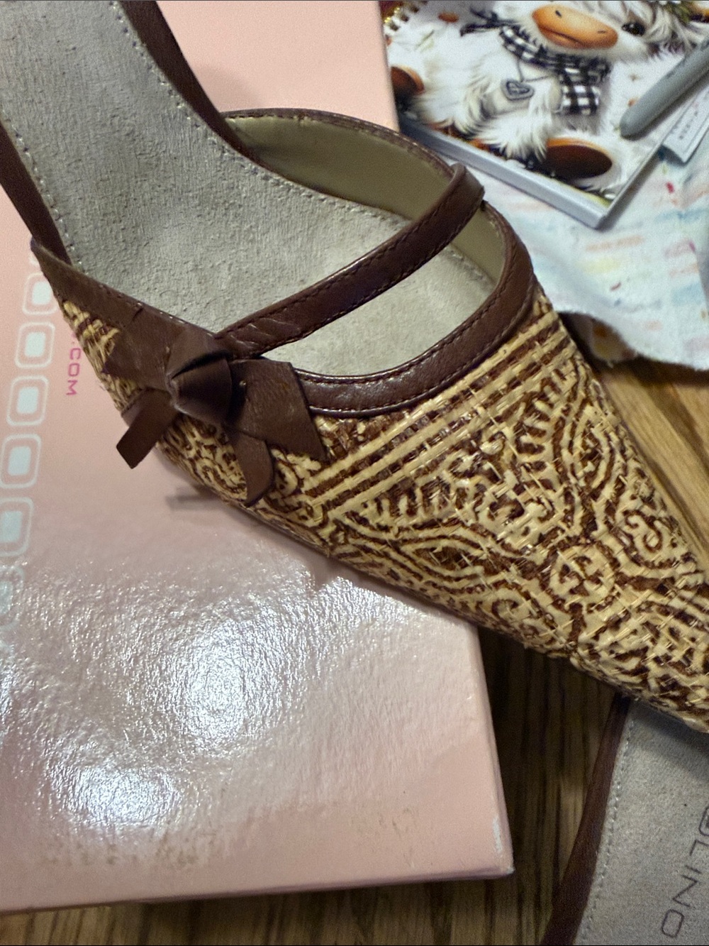 Bandolino Tan Woven Pointed-Toe Slip-On Mules with Brown Trim and Bow - Picture 2 of 3